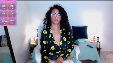 valentina_lov19 online show from April 3, 2026, 3:04 am