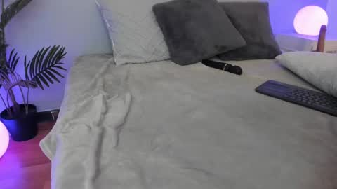 VALENTINA  online show from March 12, 2025, 2:52 am