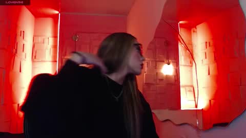 Valentina online show from November 12, 2025, 1:00 pm