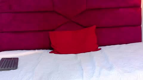 Valentina online show from October 7, 2025, 8:17 pm