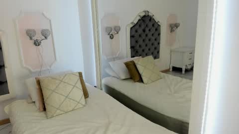 Snapshot of valentina_ross_ chatting on March 26, 2026, 12:11 pm Valentina online show from March 26, 2026, 12:11 pm