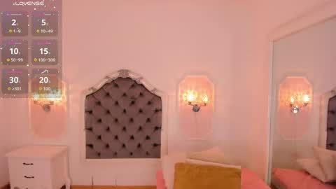 Snapshot of valentina_ross_ chatting on April 14, 2026, 11:05 am Valentina online show from April 14, 2026, 11:05 am