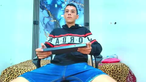 Snapshot of valentina_y_sneiderr chatting on December 20, 2025, 3:13 am valentina_y_sneiderr online show from December 20, 2025, 3:13 am