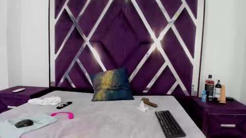valentinaasm online show from March 25, 2026, 1:17 pm
