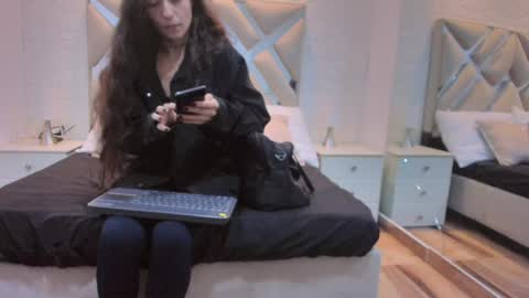 Snapshot of valentinasu_ chatting on June 1, 2026, 11:34 am VALENTINA online show from June 1, 2026, 11:34 am