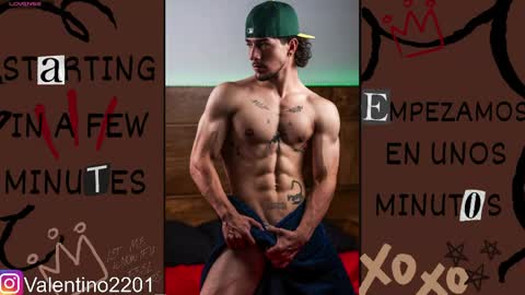 Snapshot of valentino_2201 chatting on April 19, 2026, 4:01 am Valentino - 15 OFF valentino2201 online show from April 19, 2026, 4:01 am