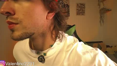 Snapshot of valentino_2201 chatting on April 26, 2026, 3:15 am Valentino - 15 OFF valentino2201 online show from April 26, 2026, 3:15 am