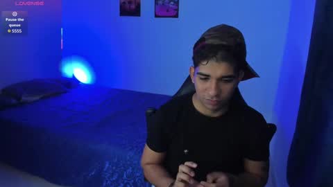 valentino santos online show from September 17, 2025, 12:23 am