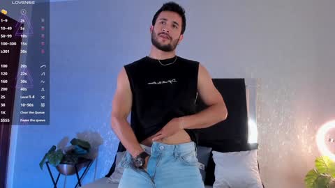 Valentino online show from December 9, 2024, 5:40 am