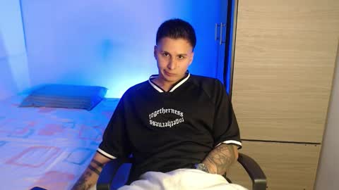 VALENTINO online show from February 1, 2026, 10:52 pm