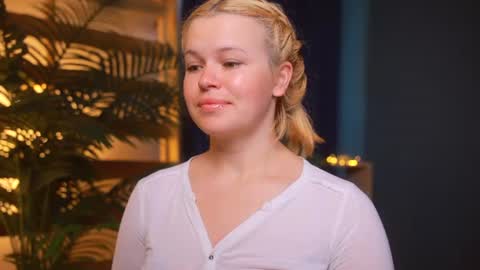 Snapshot of valeri______ chatting on June 19, 2026, 7:34 am valeri______ online show from June 19, 2026, 7:34 am