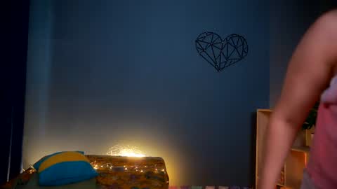 Snapshot of valeri______ chatting on July 7, 2026, 6:58 am valeri______ online show from July 7, 2026, 6:58 am
