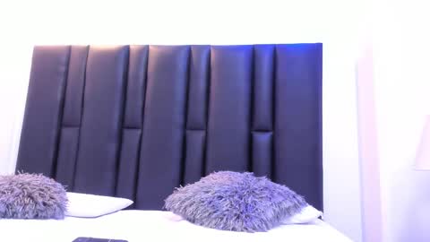 valeri_tafur online show from March 7, 2025, 10:45 am