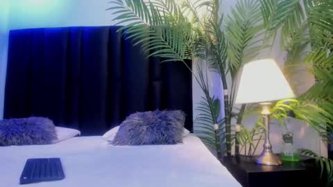 valeri_tafur online show from September 13, 2025, 12:10 am