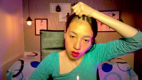 Valeria online show from December 5, 2024, 1:06 pm