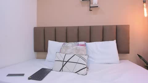 Snapshot of valeriasmith_17 chatting on February 14, 2026, 12:02 pm Valeria online show from February 14, 2026, 12:02 pm