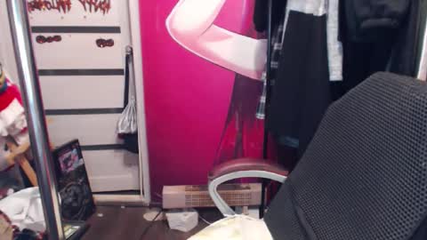 Snapshot of valeriaxkiss chatting on December 7, 2024, 6:26 pm ValeriaXKiss online show from December 7, 2024, 6:26 pm
