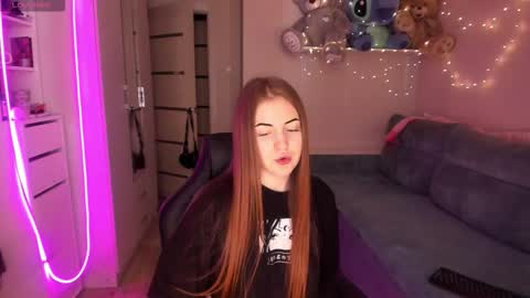 Snapshot of valerie_cutee chatting on March 12, 2026, 11:27 am Lera online show from March 12, 2026, 11:27 am