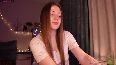 Snapshot of valerie_cutee chatting on April 4, 2026, 8:17 pm Lera online show from April 4, 2026, 8:17 pm