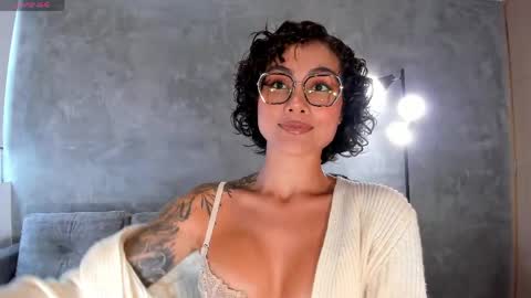  call me Val  online show from April 5, 2026, 7:55 pm