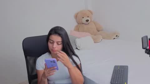 Juli C online show from February 12, 2026, 1:33 am