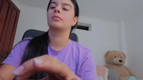 valerihouse_ online show from May 12, 2026, 12:52 am