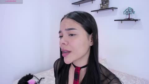 Cris  online show from December 8, 2024, 1:58 pm