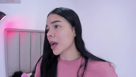 Cris  online show from February 23, 2025, 1:42 pm