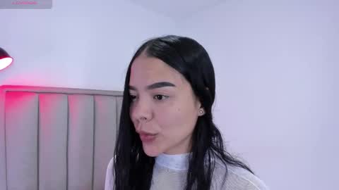 Cris  online show from November 4, 2025, 1:48 am