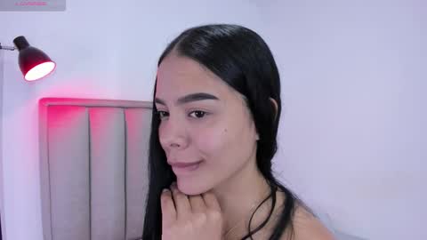 Cris  online show from November 8, 2025, 2:12 am