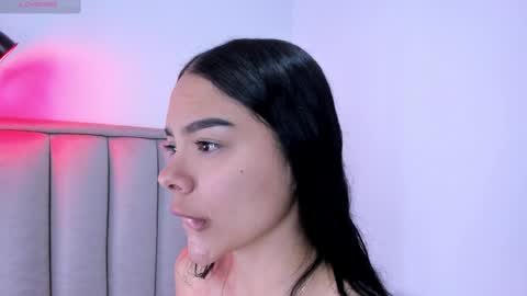 Cris  online show from April 8, 2026, 3:17 am