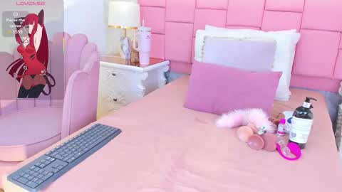 Snapshot of valery_fox___ chatting on September 17, 2025, 11:45 am Valery online show from September 17, 2025, 11:45 am