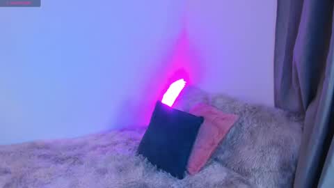 Snapshot of valery_kils chatting on May 19, 2026, 1:56 am VALERY online show from May 19, 2026, 1:56 am