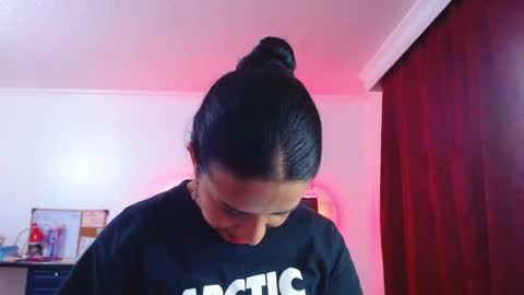 Snapshot of valery_meer_ chatting on October 17, 2025, 12:47 am Valeria online show from October 17, 2025, 12:47 am