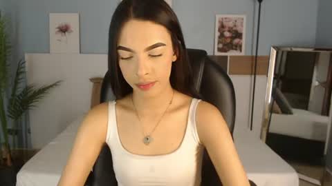 Snapshot of valery_restrepo chatting on July 25, 2026, 4:15 pm valery_restrepo online show from July 25, 2026, 4:15 pm