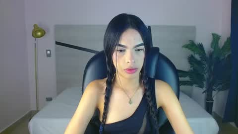 Snapshot of valery_restrepo chatting on August 4, 2026, 8:44 pm valery_restrepo online show from August 4, 2026, 8:44 pm