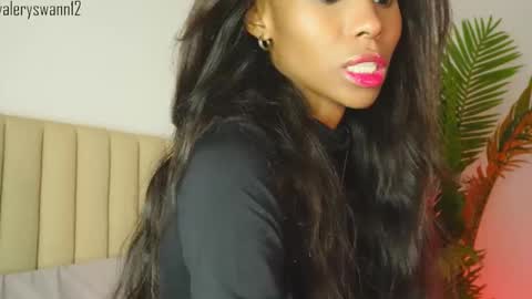 Snapshot of valery_swan1 chatting on March 14, 2026, 5:13 am Valery swan1 online show from March 14, 2026, 5:13 am