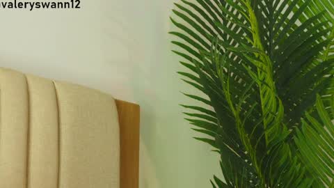 Snapshot of valery_swan1 chatting on April 10, 2026, 4:28 am Valery swan1 online show from April 10, 2026, 4:28 am