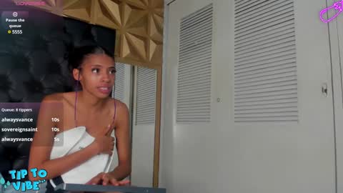 Snapshot of valery_villa_ chatting on December 3, 2024, 10:18 pm Valery online show from December 3, 2024, 10:18 pm