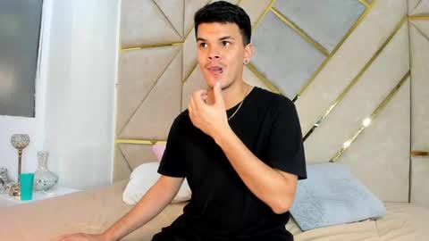 Valery Stonne  online show from March 1, 2025, 8:10 pm