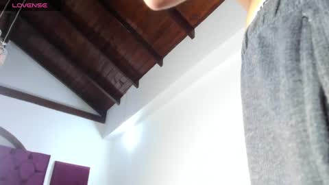 Valery Stonne  online show from September 9, 2025, 8:08 pm