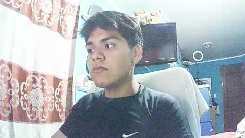 Snapshot of valesh20 chatting on January 6, 2026, 3:32 am Valesh19 online show from January 6, 2026, 3:32 am