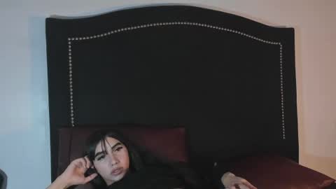 Snapshot of valey_nicole chatting on July 18, 2026, 10:02 pm valey_nicole online show from July 18, 2026, 10:02 pm