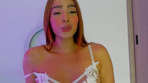 Snapshot of valezny69 chatting on May 27, 2026, 2:08 am Valezny V online show from May 27, 2026, 2:08 am