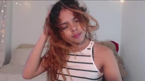 VALIENTE  online show from April 19, 2026, 10:34 pm