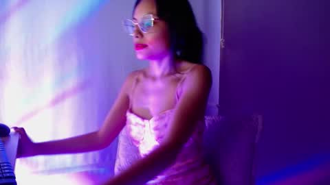 valkiry_ online show from November 23, 2025, 10:20 pm