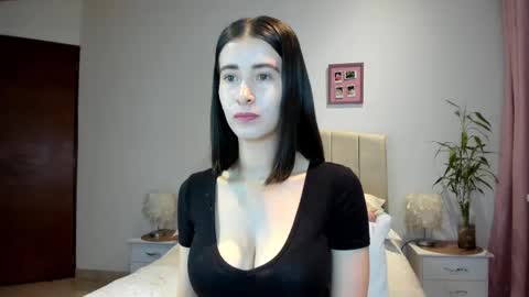 Snapshot of vallejo_macarena chatting on March 9, 2025, 3:01 am Macarena online show from March 9, 2025, 3:01 am