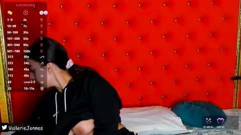 Valerie Val V online show from February 5, 2026, 3:22 am