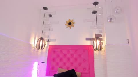 Vallolet Peach  online show from January 15, 2025, 11:21 am