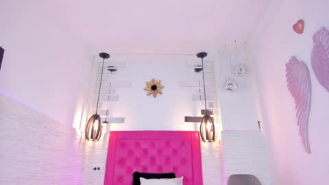 Vallolet Peach  online show from January 31, 2025, 11:35 am